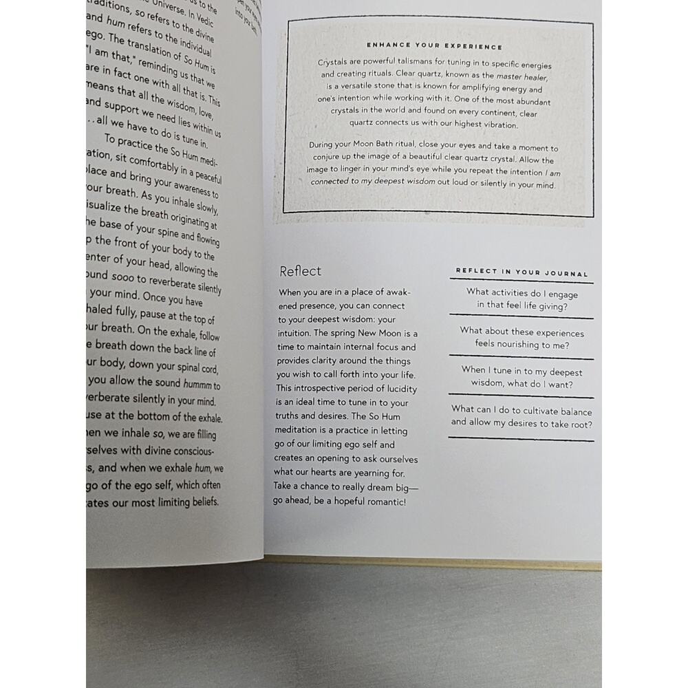 Moon Bath : Bathing Rituals and Recipes for Relaxation and Vitality - Picture 10 of 16